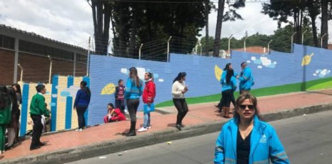 Fotografía de acciones en las IED de la localidad para garantizar Entornos Escolares Seguros. Entornos escolares seguros en la localidad de San Cristóbal