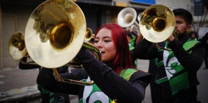 Banda musical acompaña la conmemoración del Día de la