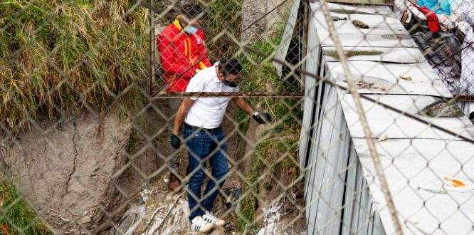 Alcalde Local (e), Anderson Acosta en un operativo de seguridad en Villa del Cerro