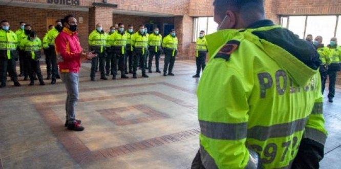 Policías Policías
