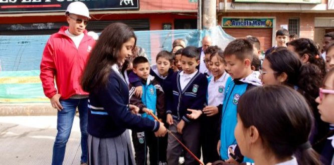 ALCALDÍA LOCAL DE SAN CRISTÓBAL ENTREGÓ VÍA QUE BENEFICIA A MÁS DE 50 BARRIOS 